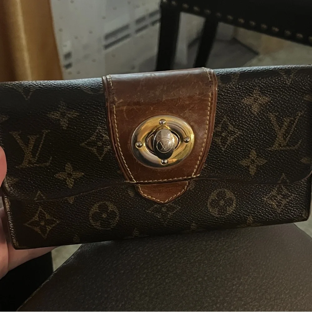 Louis Vuitton Monogram Turnlock Wallet